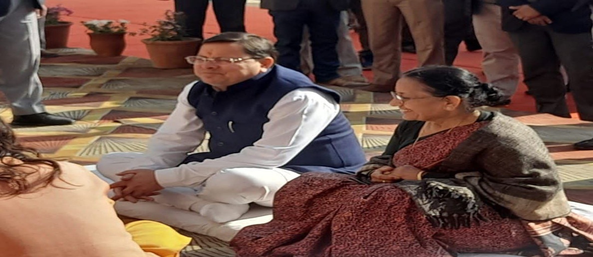 Savita Kapoor with senior citizens