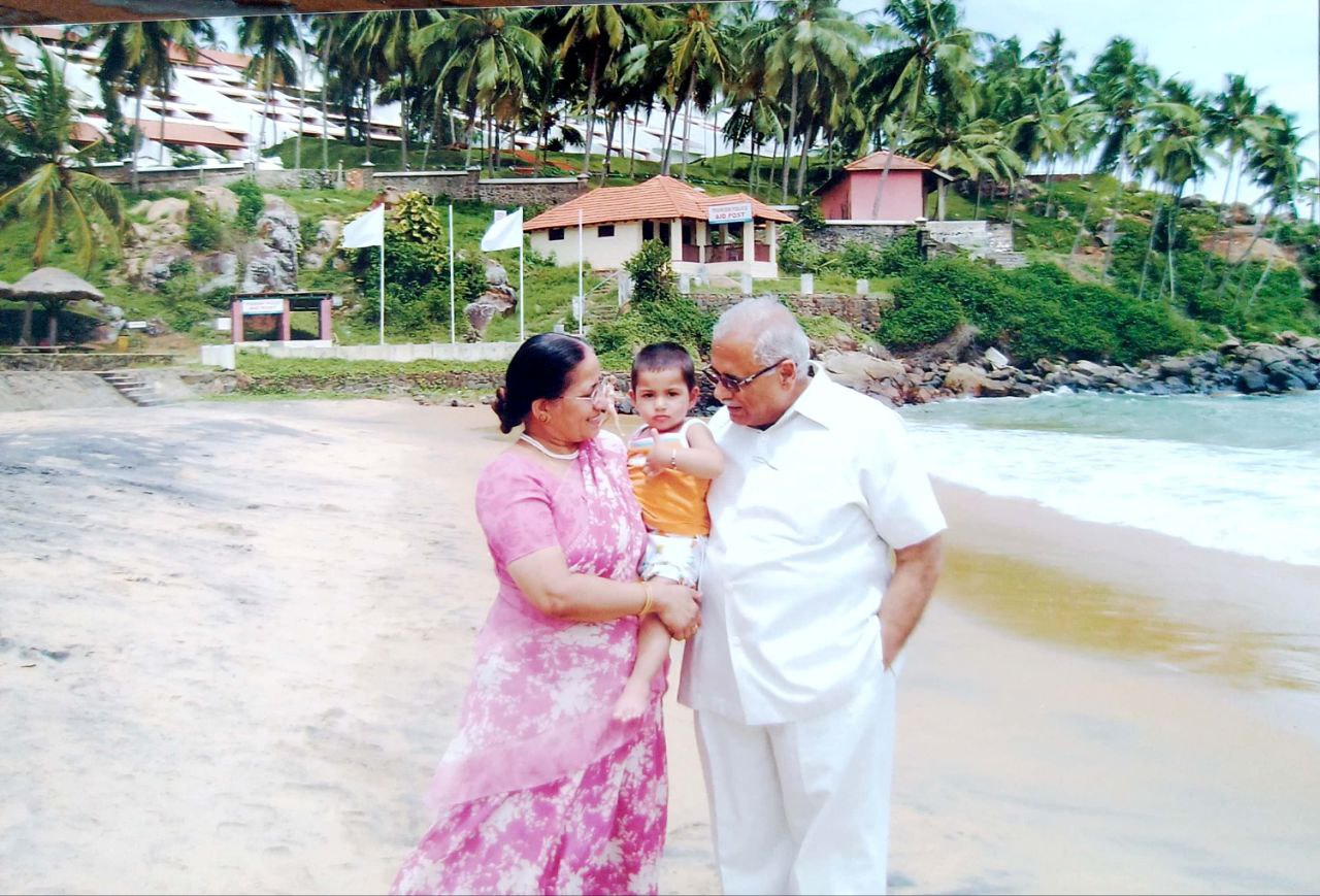 Savita Kapoor with local artisans
